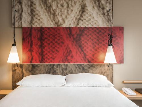 Little Hay Hotel | ibis Birmingham Airport Terminal Building - NEC