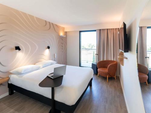Cabries Hotel | ibis Styles Cabriès Aix-en-Provence TGV