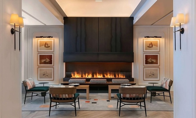 Downtown Chicago Resort | Ideal Mix of Comfort and Value! 2 Comfortable Units, Near Marina City!