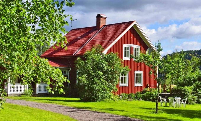Sunne Municipality House | Idyllic Swedish house with lake view and 350 m private shoreline