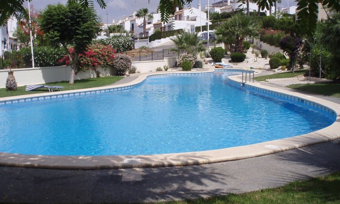 Orihuela Costa Villa | Immaculate Well Equipped Villa with FREE Wi-Fi and beautiful Communal Pool