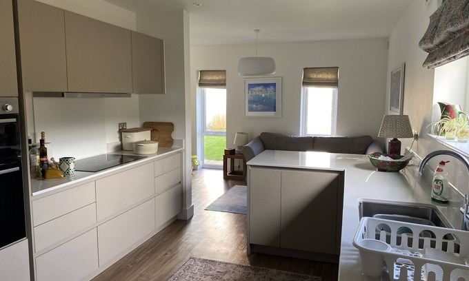 Clyst St Mary House | Impeccable 3-Bed House - Topsham, Exeter