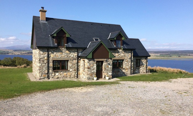 Lairg Cottage | In the heart of the Highlands located on a Private Sporting Estate