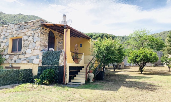 Solanas House | Independent Villa with garden, wifi, airco!