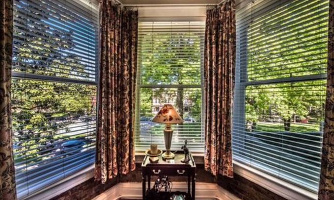 Old Louisville Bed & Breakfast | Inn at St James Court