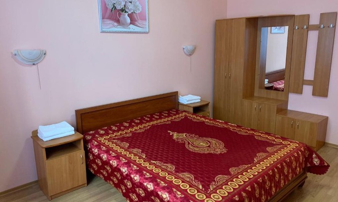 Svyatoshyns'kyi District Hotel | Inn on Zhytomyrska