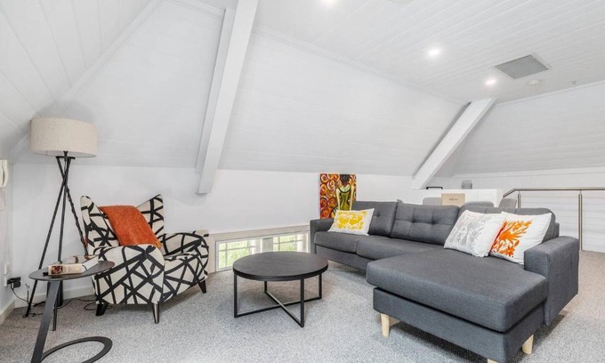 Prahran Apartment | Inner City Living in a Modern Slice of History
