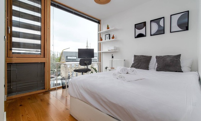 Deptford Apartment | Inviting 2BD Flat - 1 Min From Deptford Station!