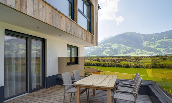 Helfenstein Apartment | Inviting Apartment in Hart im Zillertal with Sauna