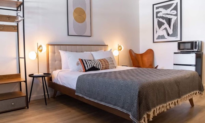 Pagosa Springs Hotel | Inviting Cozy Log Cabin in the Mountains: Perfect for Hot Springs Fun