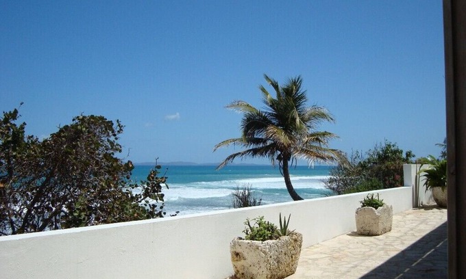 Bravos de Boston Villa | Island Dreemz Modern 4-Br Ocean View Artist’s Home with Fragrant Garden