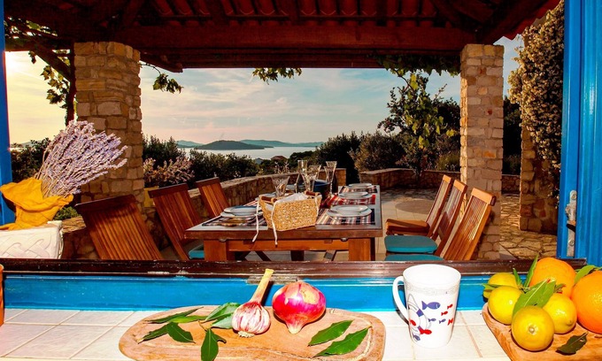 Sibenik Cottage | Island house Oh La La Zlarin! A CAR IS NOT NEEDED ON THIS QUIET, TINY ISLAND