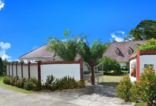 Anse Royale Apartment | Ixora Villa