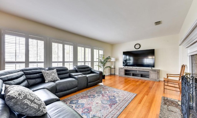 Hollyford House | Jacksonville Vacation Home with Trout River Access