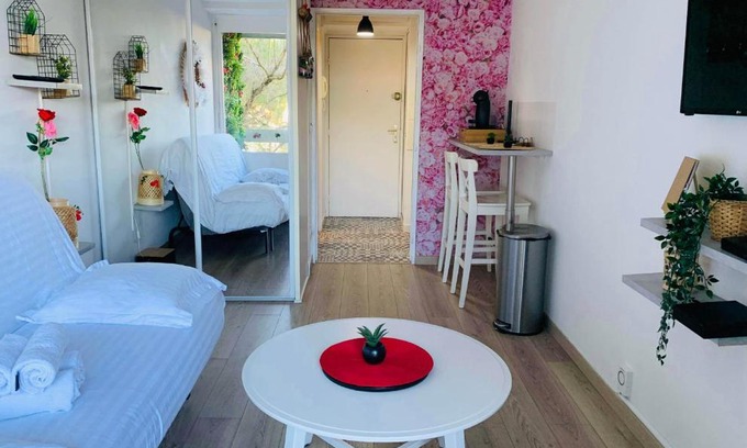 Beaux Arts-Boutonnet Apartment | jacuzzi Piscine Cinema Privatifs Parking Offert