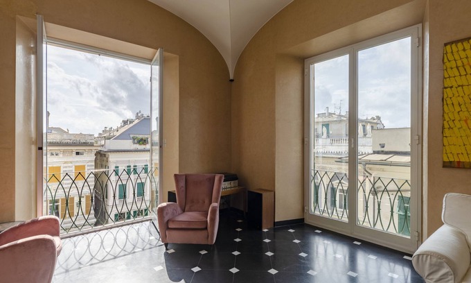 Genoa Historical Centre Apartment | JOIVY Exclusive Flat For 6 Near Cathedral Of Genoa
