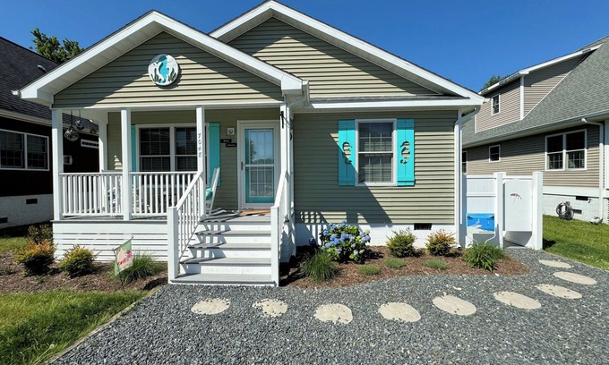 Chincoteague House | Josie's Getaway - Pet Friendly -Mini-Vacations and Month to Monthly Available