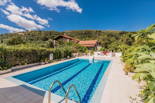 Pantokratoras Villa | JPS stone villa