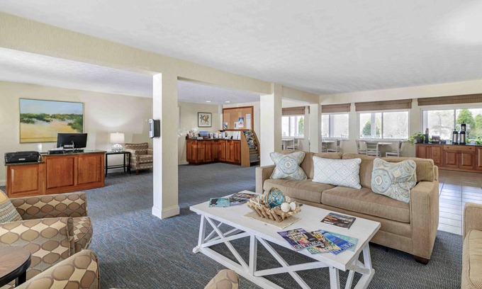Ogunquit Hotel | Juniper Hill Inn