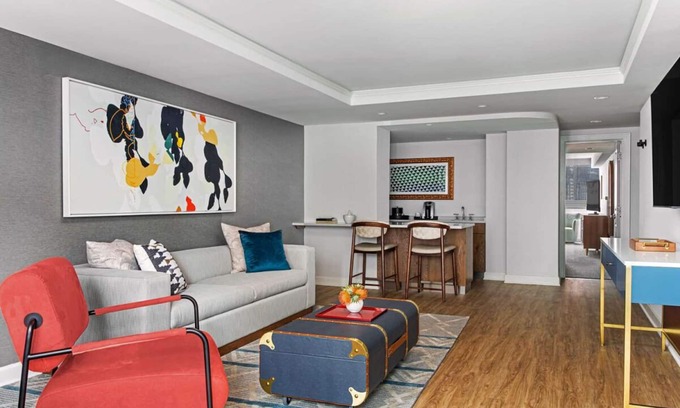 Downtown Chicago Resort | Just What You Were Looking For! Near Chicago Tribune Tower, Pets are Allowed