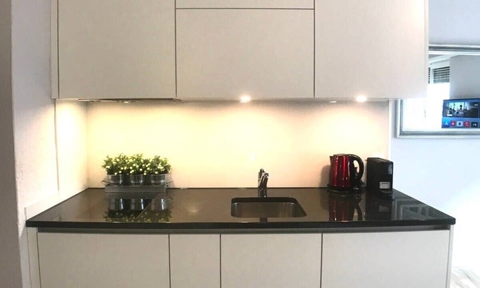 Niederdorf Apartment | KAYA Zurich Niederdorf