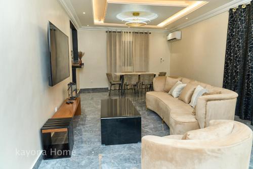 Yaounde Apartment | Kayona Home Appartement T3 Balcon-Netflix-Wifi-Parking SERVICESConciergerie