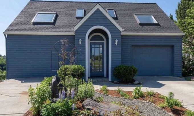 West Central House | Kendall Yards Home - Stunning views, amazing location