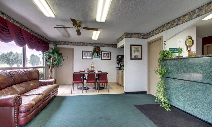 Montgomery Hotel | Key West Inn - Montgomery
