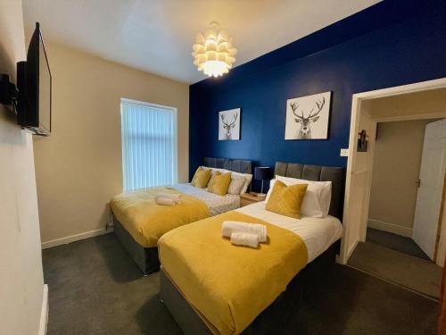 Rotherham House | Kimberworth House, 4 Bedrooms, WIFI, Close to M1, Longer Stay, Free Parking
