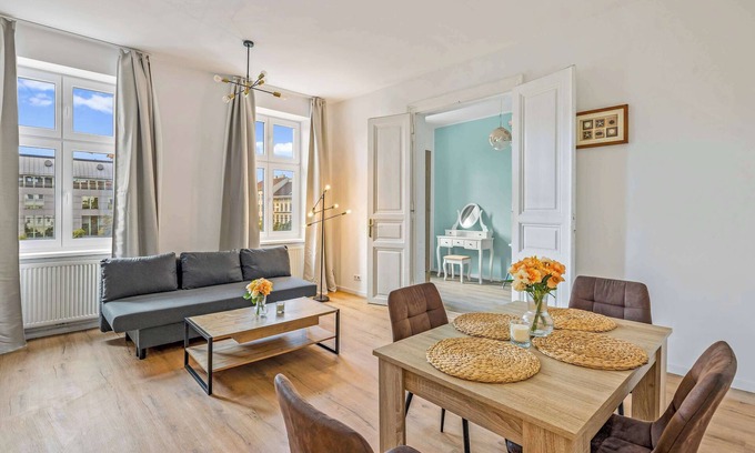Himmelpfortgrund Apartment | King bed free parking fast wifi pet friendly