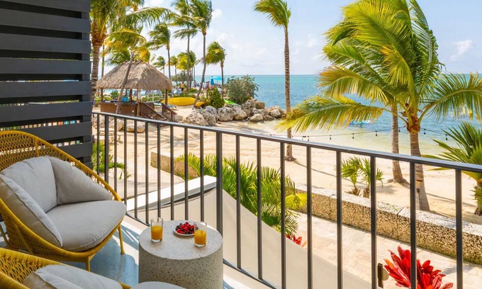 Islamorada Hotel | King Room w/Ocean View, 3 Outdoor Pools, Free Parking & Pet Friendly