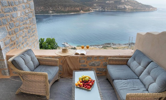 Karavostasi Hotel | King Suite with Panoramic Sea View | Akrolithi Guesthouse