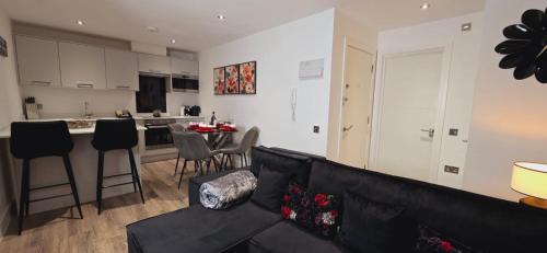 Reading Apartment | Kings Lodge By Nivaas