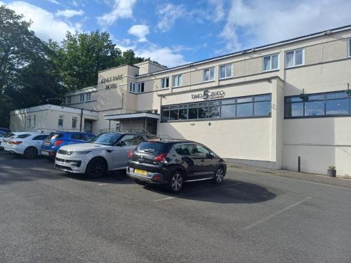 Rutherglen Hotel | Kings Park Hotel
