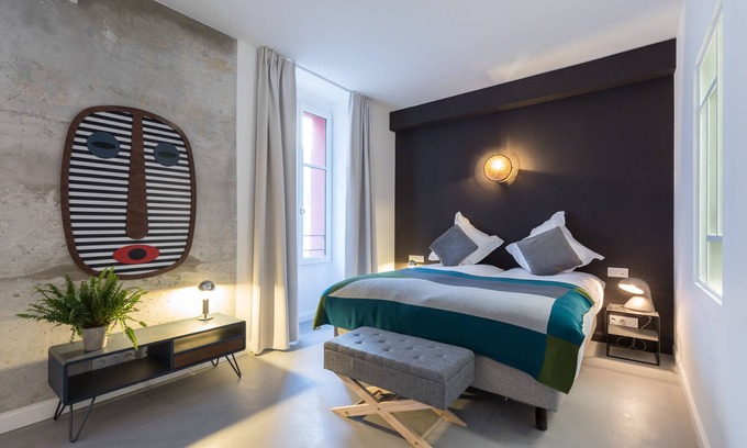 Quartier du Port Apartment | L'Abeille Boutique Apartments