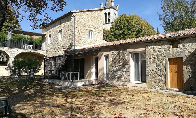 Casteljau Apartment | La Beaume 3-star gîte in southern Ardèche