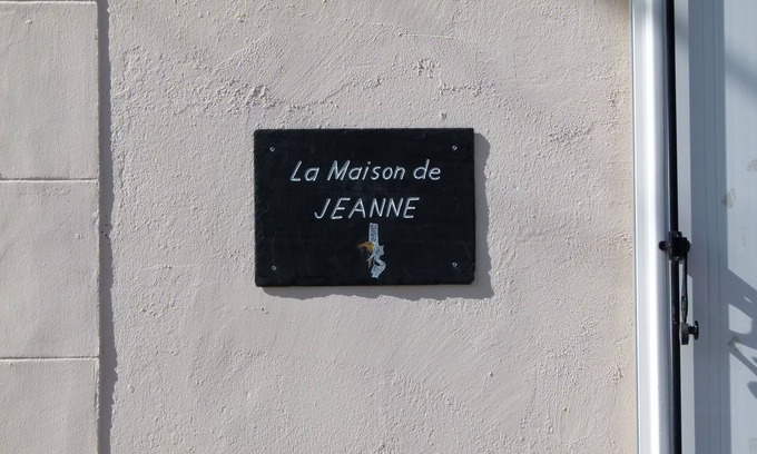 Pont-Croix House | La maison de Jeanne, 3-star tourist accommodation, near the Goyen river and church