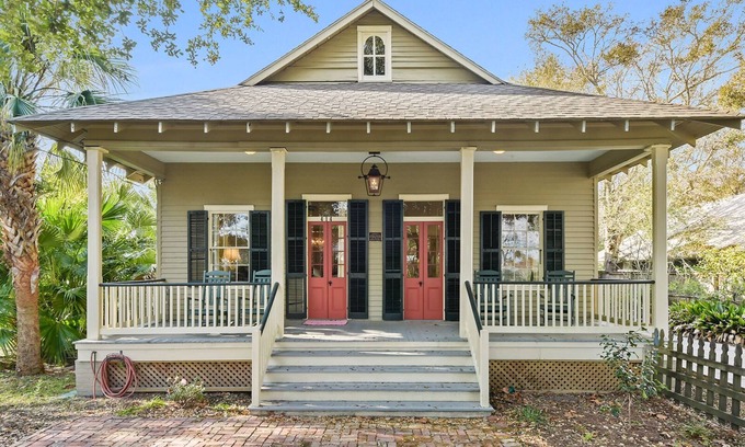 Bay St Louis House | La Petite Cachette Main House in Old Bay St. Louis