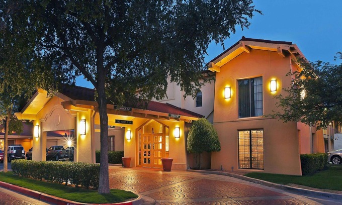 Amarillo Hotel | La Quinta Inn by Wyndham Amarillo Mid-City