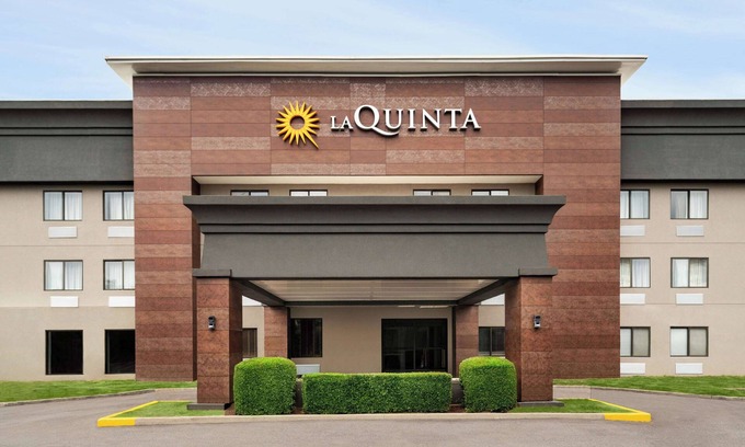 Lake Purdy Hotel | La Quinta Inn by Wyndham Birmingham - Inverness