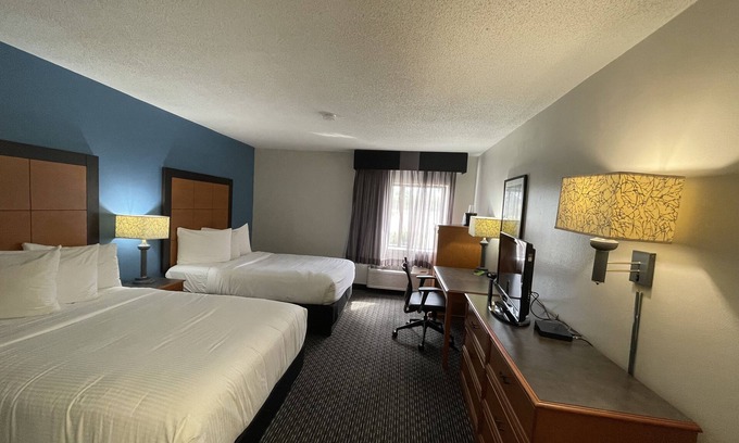 Baton Rouge Hotel | La Quinta Inn & Suites by Wyndham Baton Rouge Siegen Lane