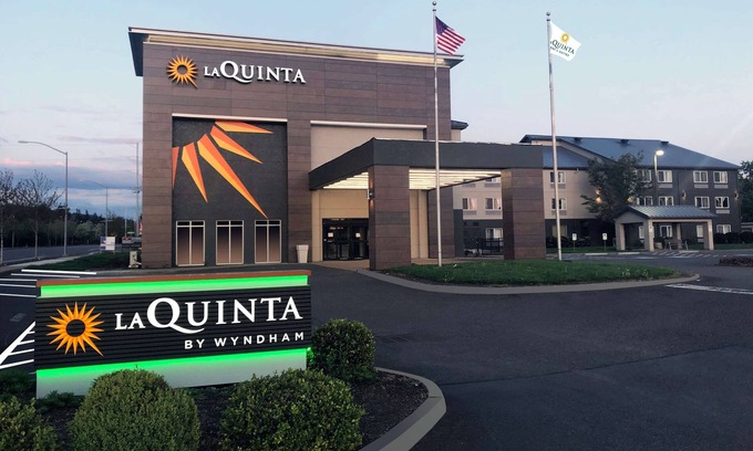 Springfield Hotel | La Quinta Inn & Suites by Wyndham Springfield