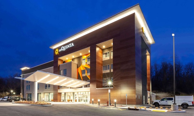 Scotchtown Hotel | La Quinta Inn & Suites by Wyndham Middletown-Goshen
