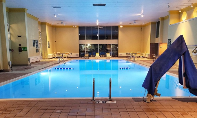 Appleton Hotel | La Quinta Inn & Suites by Wyndham Appleton College Avenue