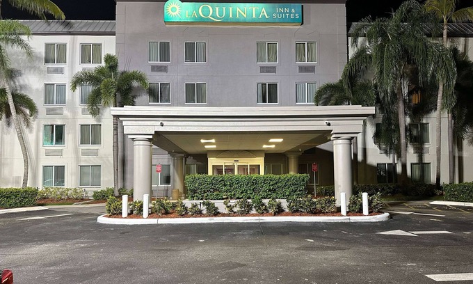 Sunrise Hotel | La Quinta Inn & Suites by Wyndham Sawgrass