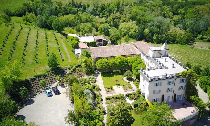 Mombaruzzo Hotel | La Villa Hotel