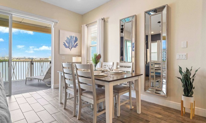 West Kissimmee Cottage | Lafitte's Landing Lakeview Cottage - Lakefront!