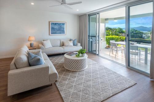 Hamilton Island Apartment | Lagoon Beachfront Lodge 006 on Hamilton Island by HamoRent
