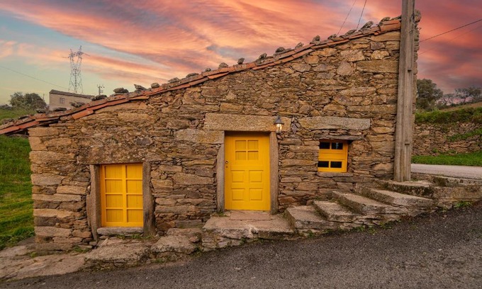 Mogadouro House | Lagos Com Sabor Guest House