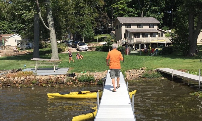 Stroh Cottage | Lake Cottage on Big Long Lake!